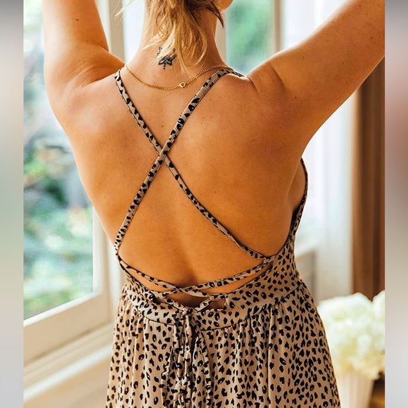 🏷️ NWT Cupshe Cross Back Maxi Dress - Picture 4 of 9